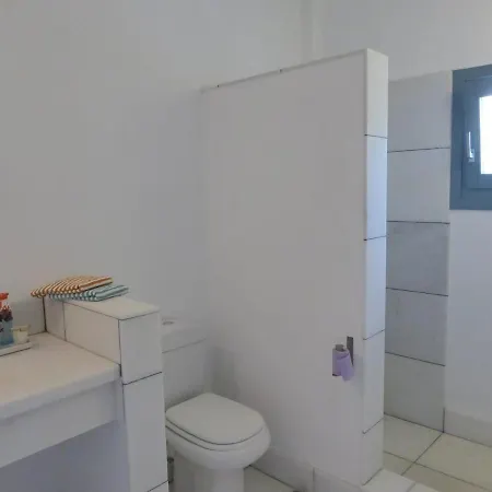 Waves & Rocks Nyaraló *