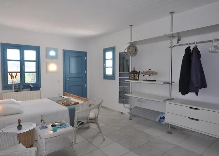 Waves & Rocks Vívlosz